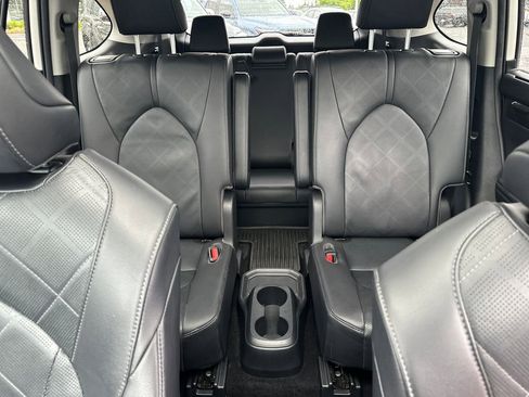 Certified 2020 Toyota Highlander Platinum AWD/4WD image 27
