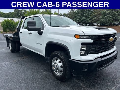Used 2025 Chevrolet Silverado 3500 W/T AWD/4WD image 17