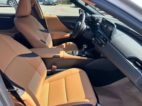 New 2025 Lexus ES 300h F Sport image 12
