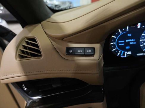 Used 2020 Cadillac Escalade ESV Platinum AWD/4WD image 38