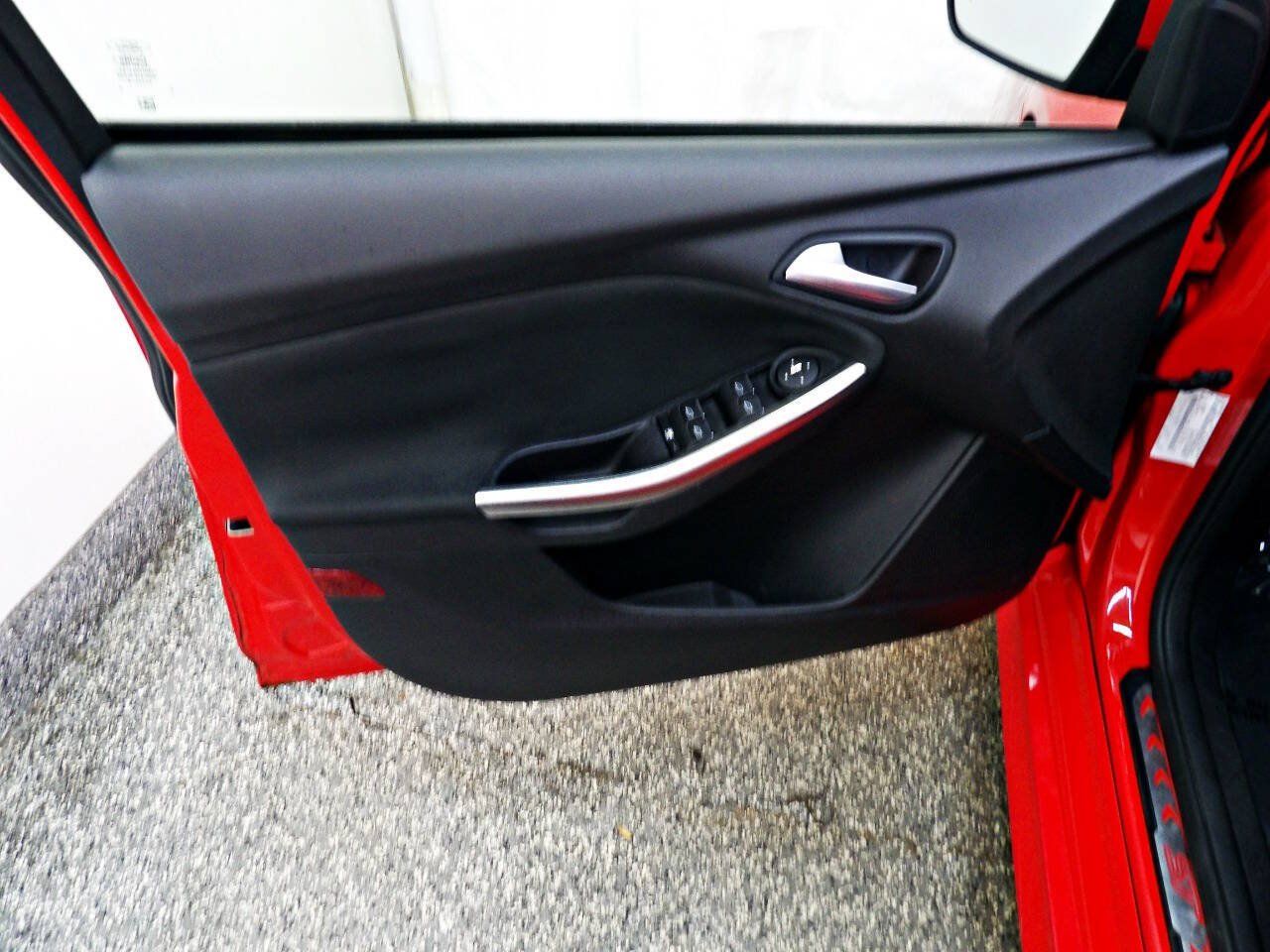 Used 2014 Ford Focus ST w/ Equipment Group 202A FWD image 7