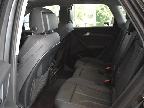 Used 2025 Audi Q5 2.0T Premium Plus w/ Premium Plus Package AWD/4WD image 25