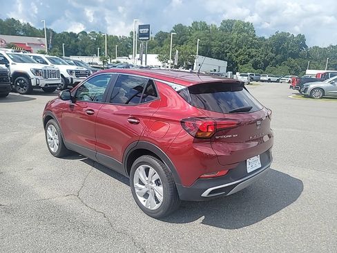 Used 2024 Buick Encore GX Preferred w/ Comfort Package FWD image 5
