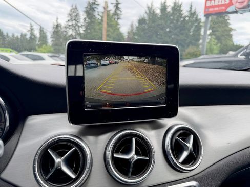 Used 2015 Mercedes-Benz CLA 250 4MATIC image 21
