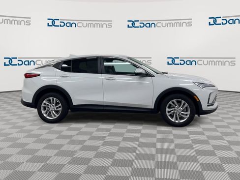 Certified 2024 Buick Envista Preferred image 9