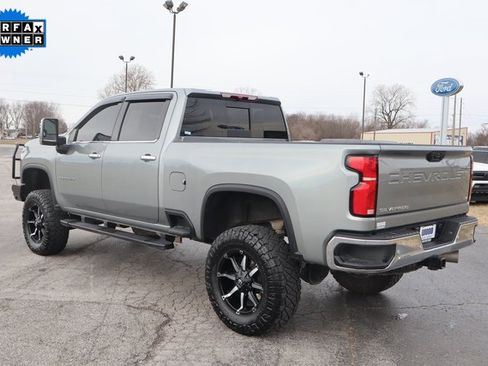 Used 2025 Chevrolet Silverado 2500 LTZ w/ LTZ Convenience Package image 18