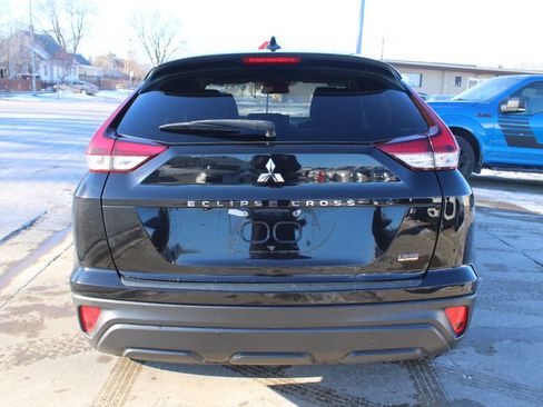 Used 2022 Mitsubishi Eclipse Cross LE image 4