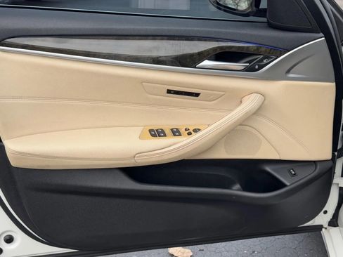 Used 2017 BMW 530i 530i Sedan 4D image 11