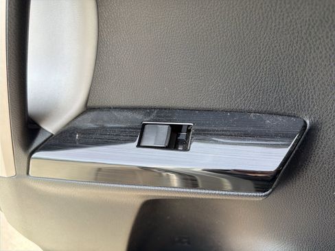 Used 2017 Toyota RAV4 Limited image 89