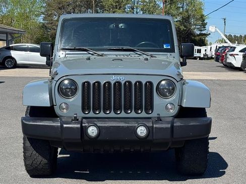 Used 2015 Jeep Wrangler Unlimited Sahara image 5
