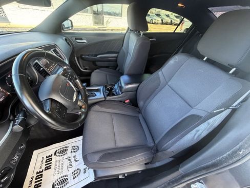 Used 2020 Dodge Charger SXT w/ Blacktop Package image 10
