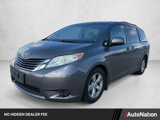 Used 2015 Toyota Sienna LE FWD image 1