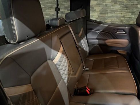 Used 2024 GMC Canyon Denali AWD/4WD image 32