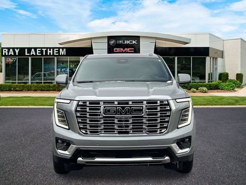 New 2026 GMC Yukon XL Denali w/ Denali Reserve Package image 8