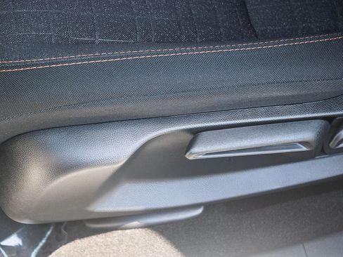 Used 2025 Honda HR-V Sport image 22