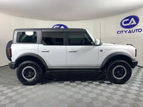 Used 2023 Ford Bronco Outer Banks w/ Sasquatch Package image 2