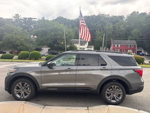 New 2026 Ford Explorer Active w/ Active Comfort Package AWD/4WD image 6