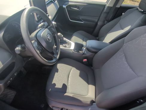 Used 2025 Toyota RAV4 XLE AWD/4WD image 10