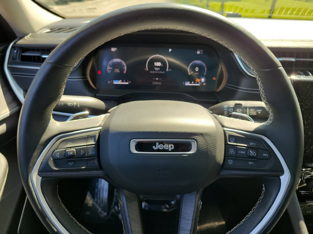 Used 2022 Jeep Grand Cherokee Limited AWD/4WD image 8