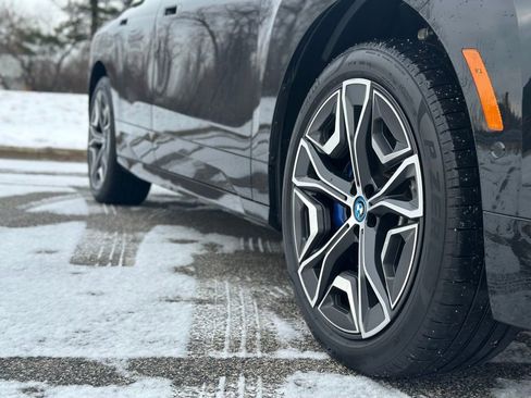 Used 2025 BMW iX xDrive50 AWD/4WD image 11
