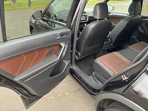 Used 2022 Volkswagen Tiguan SEL R-Line image 19
