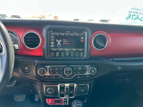 Used 2022 Jeep Wrangler Unlimited Rubicon w/ Cold Weather Group image 16