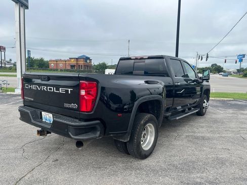 Used 2020 Chevrolet Silverado 3500 High Country w/ Technology Package AWD/4WD image 3