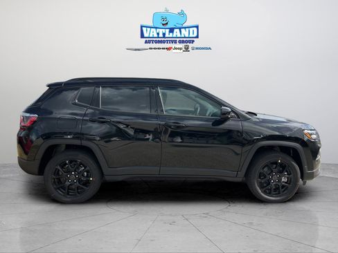 New 2026 Jeep Compass Latitude image 6