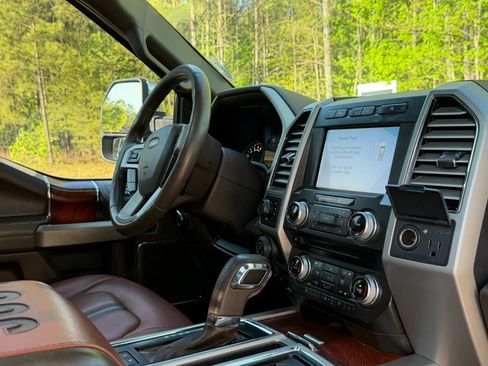 Used 2018 Ford F150 King Ranch w/ Equipment Group 601A Luxury AWD/4WD image 22