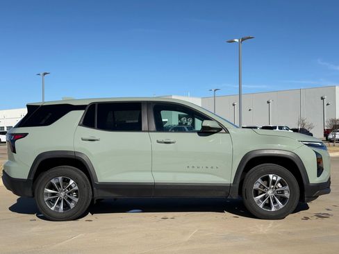 Used 2025 Chevrolet Equinox LT image 9