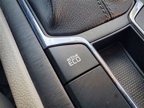 Used 2019 Kia Sedona LX image 21