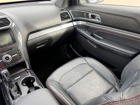 Used 2017 Ford Explorer Sport image 20