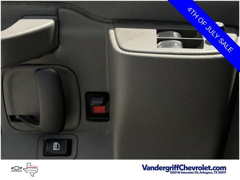 Used 2025 Chevrolet Express 2500 w/ Driver Convenience Package RWD image 17