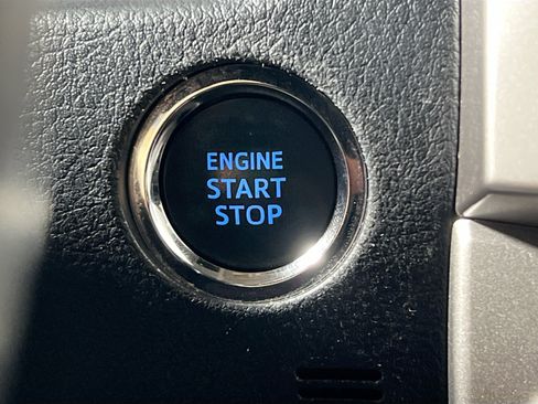 Used 2022 Toyota 4Runner Limited AWD/4WD image 23