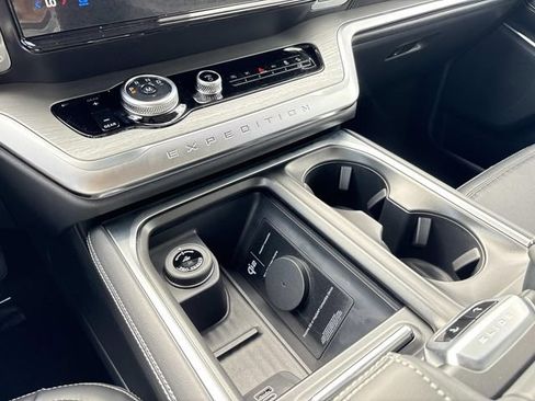 New 2027 Ford Expedition Platinum w/ Driver's Package AWD/4WD image 30