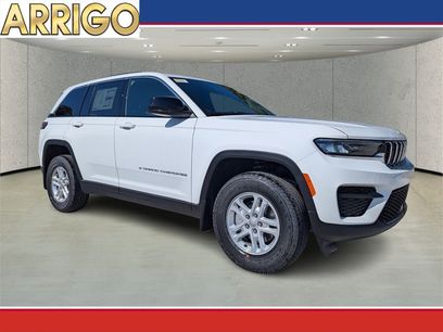 New 2025 Jeep Grand Cherokee Laredo w/ MOPAR Finishing Package