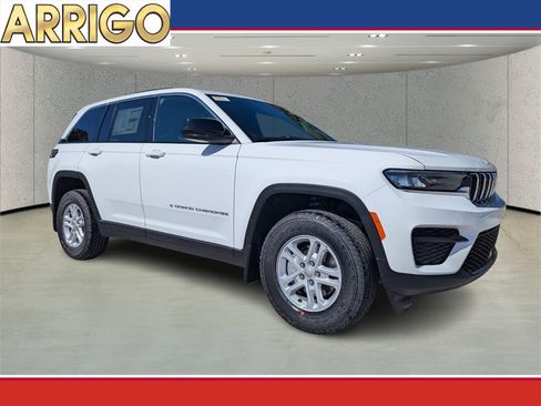 New 2025 Jeep Grand Cherokee Laredo w/ MOPAR Finishing Package image 1