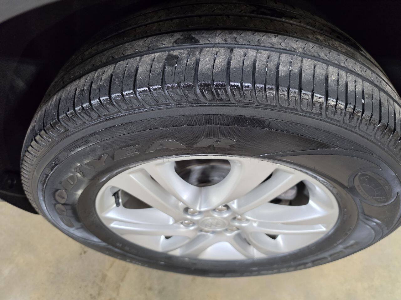 Used 2018 Buick Enclave Essence AWD/4WD image 12