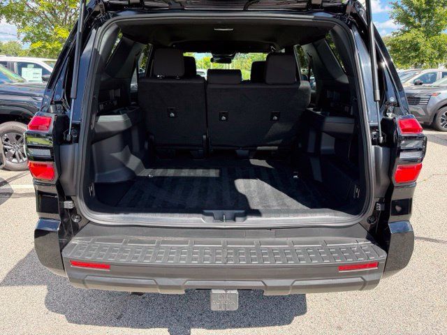 Used 2025 Toyota 4Runner SR5 AWD/4WD image 10