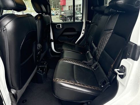 Used 2022 Jeep Gladiator Overland image 13