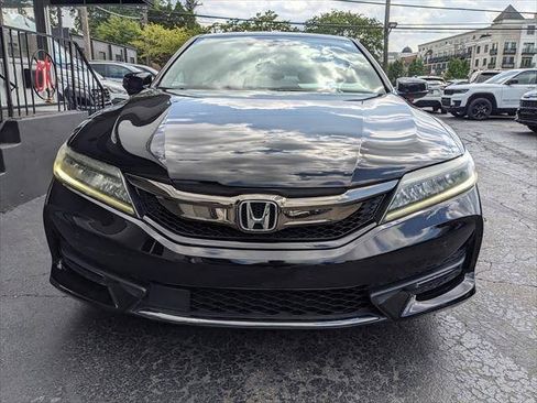 Used 2017 Honda Accord Touring image 7