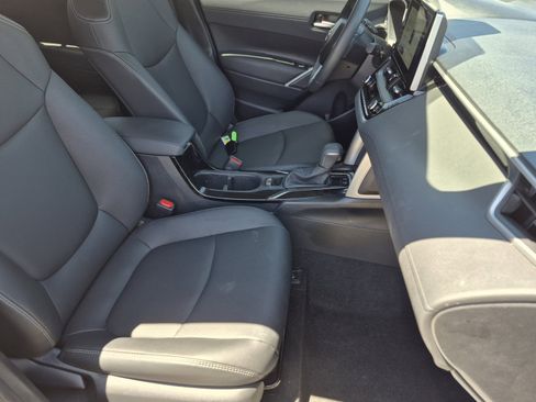 Certified 2025 Toyota Corolla Cross XLE w/ Convenience Package FWD image 23