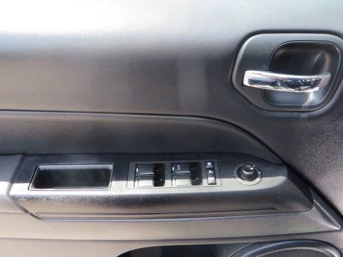 Used 2016 Jeep Patriot High Altitude AWD/4WD image 47