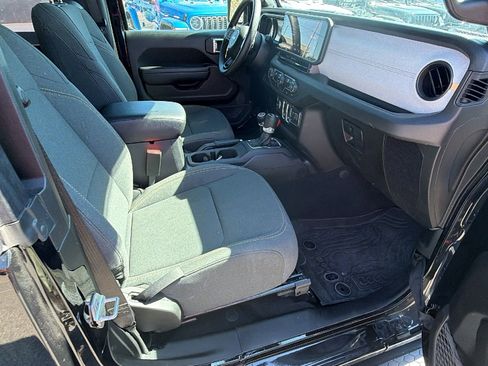 Used 2025 Jeep Wrangler Sport image 20