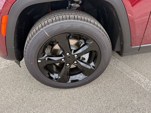 New 2026 Jeep Grand Cherokee Limited image 32