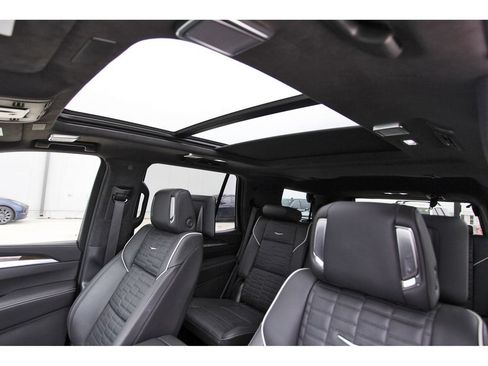 New 2026 Cadillac Escalade Platinum Sport AWD/4WD image 24