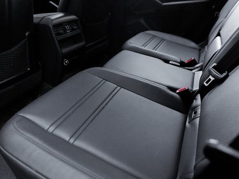 Certified 2024 Porsche Cayenne Coupe image 26