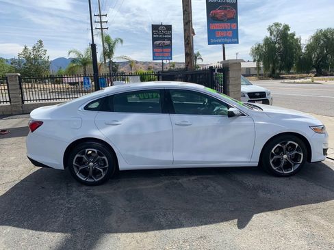 Used 2021 Chevrolet Malibu LT image 3
