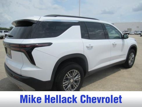 Used 2026 Chevrolet Traverse LT FWD image 4