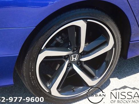 Used 2022 Honda Accord Sport image 7